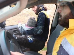 Halep’te Moloz Yığını Altında Kalan Çocuk Böyle Kurtarıldı