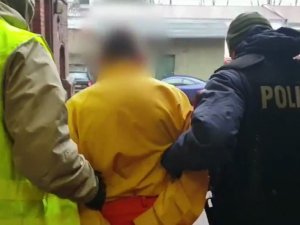 Polonya’da Bir Adam, Horlayan Arkadaşını Bıçaklayarak Öldürdü