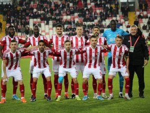 Sivasspor İki Eksikle İstanbul’a Gidiyor