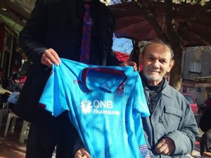 Trabzonspor’dan Eynesilli Engelli Vatandaşa Forma Jesti