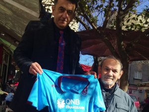 Trabzonspor’dan Eynesilli Engelli Vatandaşa Forma Jesti