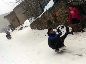 Bu Da Bidonlu Kızak