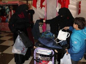 Güvenli Bölgelere Göç Eden Sivillere ‘Sevgi Butik’ Desteği