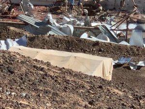 Yemen’de Askeri Kampa Düzenlenen Saldırıda Ölü Sayısı 79’a Yükseldi