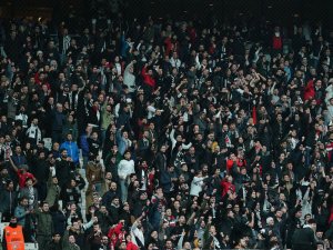 Avcı’ya Tepki, Sivasspor’a Alkış