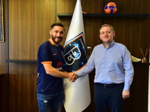 Başakşehir’de Tunay Torun İle Yollar Ayrıldı