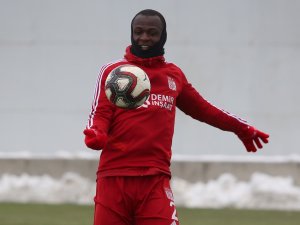 Sivasspor, Soğuğu Fırsata Çeviriyor