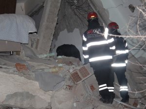 Afad:"depremde 20 Kişi Hayatını Kaybetti, Bin 15 Kişi İse Yaralandı"