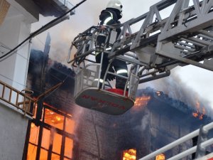 Ordu’da Korkutan Yangın: Bina Alev Alev Yandı