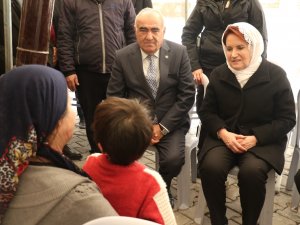 Meral Akşener’den Depremde Ölenlerin Yakınlarına Taziye Ziyareti