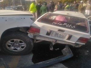 Pakistan’da Abd Konsolosluk Aracı Kaza Yaptı: 2 Ölü, 4 Yaralı