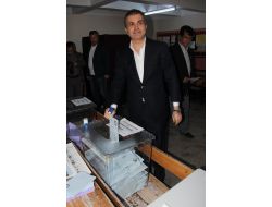 Bakan Çelik Mezun Olduğu İlkokulda Oy Kullandı