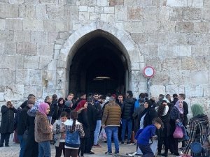 İsrail Güçlerinden Mescid-i Aksa’ya Baskın