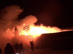 Gümüşhane’de Ev, Ahır Ve Samanlık Küle Döndü