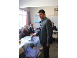 Dp Genel Başkanı Gültekin Uysal Oyunu Kullandı