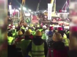 Çin’deki Yeni Hastanenin İnşaatında İşçiler Arasında Kavga