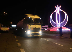 Tankerdeki Sızıntı Nedeniyle Kapatılan Rize-Trabzon Yolu Trafiğe Açıldı