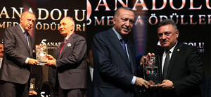 Cumhurbaşkanı Erdoğan, Doğuş Çay ve Hasan Kartal’a Ödülünü Verdi