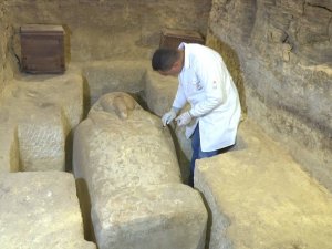 Mısır’da 3 Bin Yıllık Mezarlar Bulundu