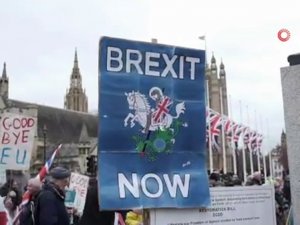 İngiliz Halkı Brexit’i Kutlamak İçin Londra’da Toplandı