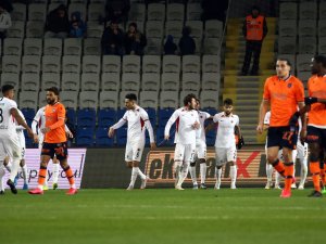 Başakşehir Kalesini Gole Kapatamıyor!