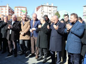 Bakan Turhan: "Afetleri Siyasete Alet Etmememiz Lazım"
