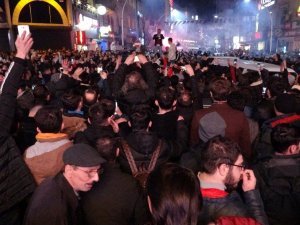 Trabzonspor Taraftarları Fenerbahçe Galibiyetini Coşkuyla Kutladı