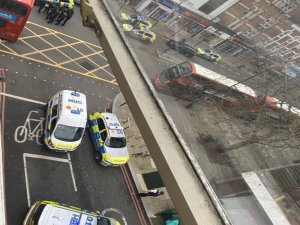 Londra’da Bıçaklı Terör Saldırısı