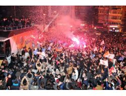 Ak Parti’den Zafer Kutlaması