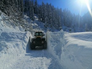 Trabzon’da Kar Temizleme Çalışmaları Sürüyor