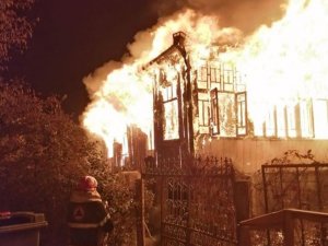 Gürcistan’da 6 Kişi Yanarak Öldü