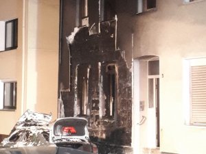 Almanya’da Türk Ailenin Yaşadığı Ev Kundaklandı