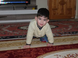 Tek Çocuğu İçin Yetkililere Seslendi: "Oğlumu Kurtarın"