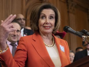 Pelosi: "Trump Abd İçin Tehdit Olmayı Sürdürüyor “
