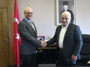 Doç. Dr. Bülent Şen Avrasya Üniversitesi’nin Eğitim Kadrosuna Katıldı