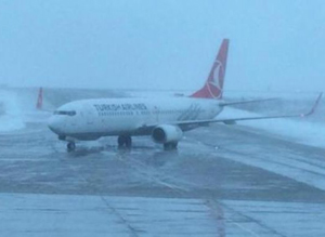 Trabzon'da hava ulaşımına kar engeli