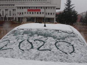 Trabzon Şehir Merkezine 3 Yıl Aradan Sonra Kar Yağdı