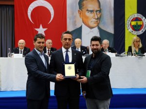 Fenerbahçe’de 40 Ve 50 Yıllık Üyeler Beratlarını Aldı