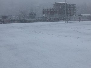 Artvin’de Kar Yağışı Nedeniyle 3. Lig Maçı Ertelendi