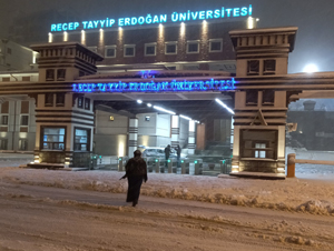 RTEÜ Rektörü Karaman'dan Kar Tatili Açıklaması