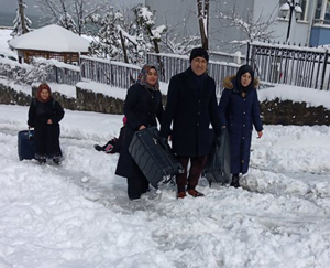 Kendilerine Yardım Eden Rektörü Tanımadılar, "Teşekkür Ederiz Amca" Dediler
