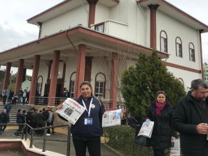 Cami Çıkışında Gazete Dağıttıran Chp’li Belediyeye Tepki