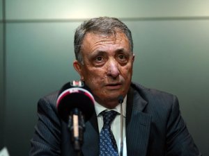 Beşiktaş Kulübü Başkanı Ahmet Nur Çebi Düşerek Dirseğini Kırdı