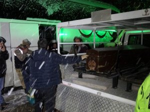 Yolcu Otobüsü Kamyonla Çarpıştı: 1 Ölü, 1 Yaralı