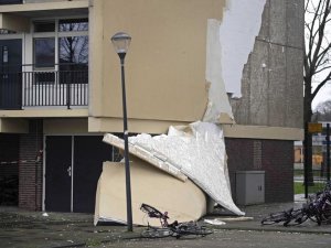 Ciara Fırtınası Avrupa’yı Etkisi Altına Aldı