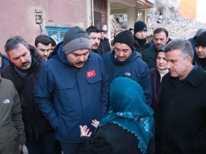 Bakan Kurum Deprem Bölgesinde İncelemelerde Bulundu