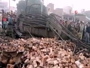 Fabrikada Patlama: 4 Ölü, 12 Yaralı