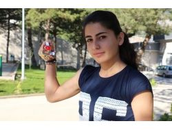 Makine Bilekli Tuğçe, Soğan Çuvallarıyla Şampiyon Oldu