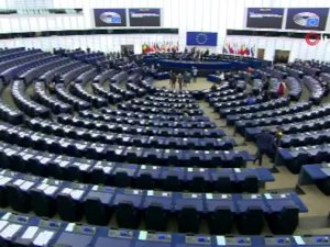 Ap’den Türk Bayrağını Yırtan Irkçı Yunan Vekile Ceza