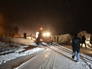 Trabzon-Gümüşhane Karayolu Zigana Dağı Mevkiinde Çığ